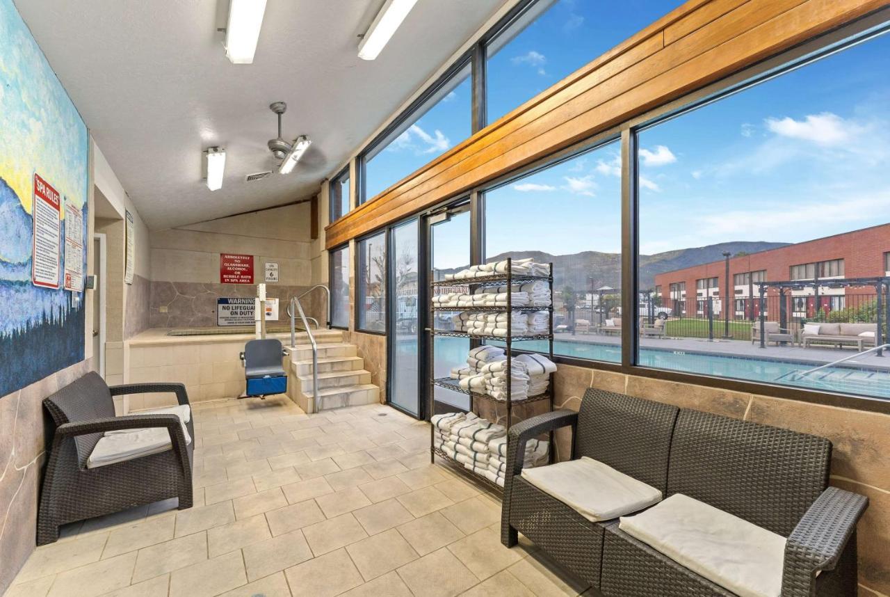 Ramada By Wyndham Cedar City Buitenkant foto
