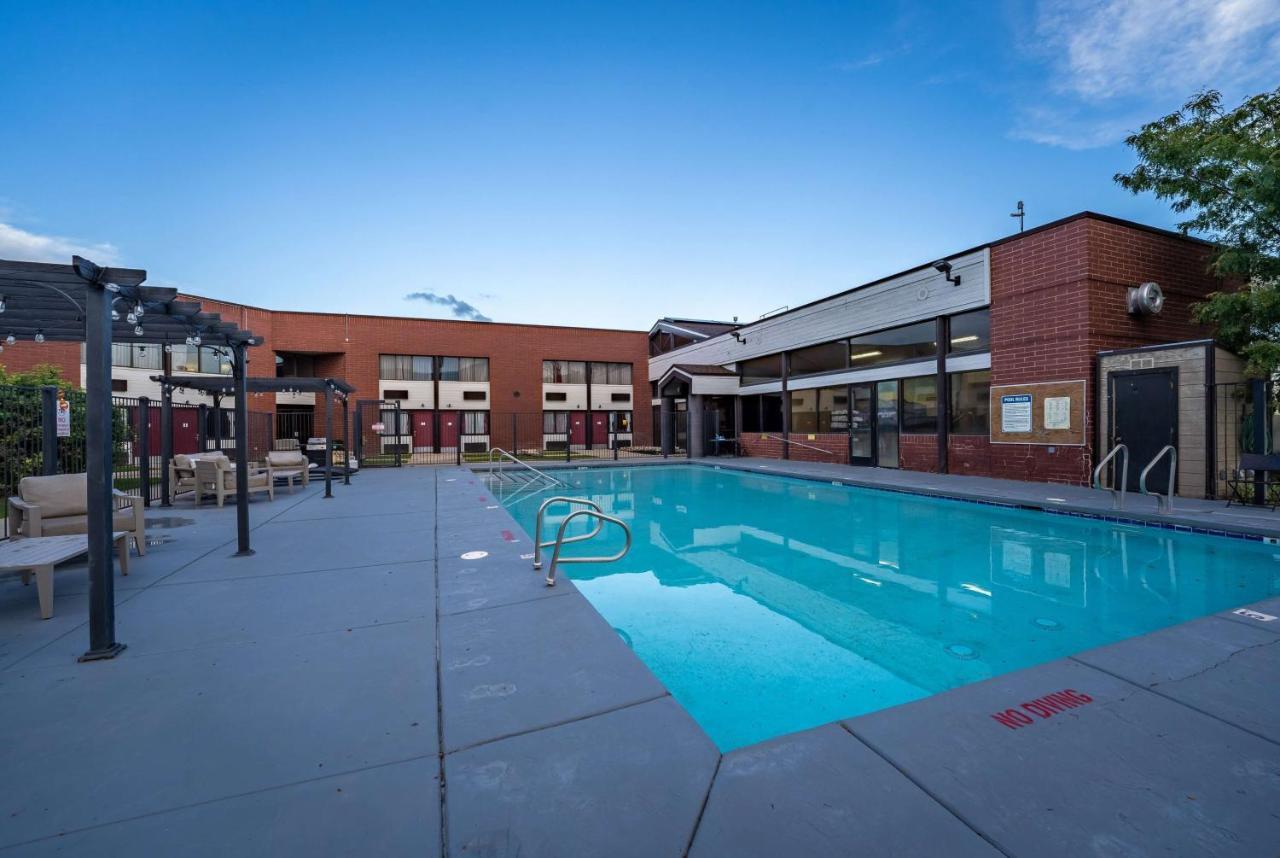 Ramada By Wyndham Cedar City Buitenkant foto